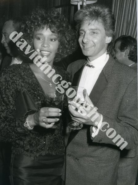 Whitney Houston, Barry Manilow 1988, NY 2.jpg
